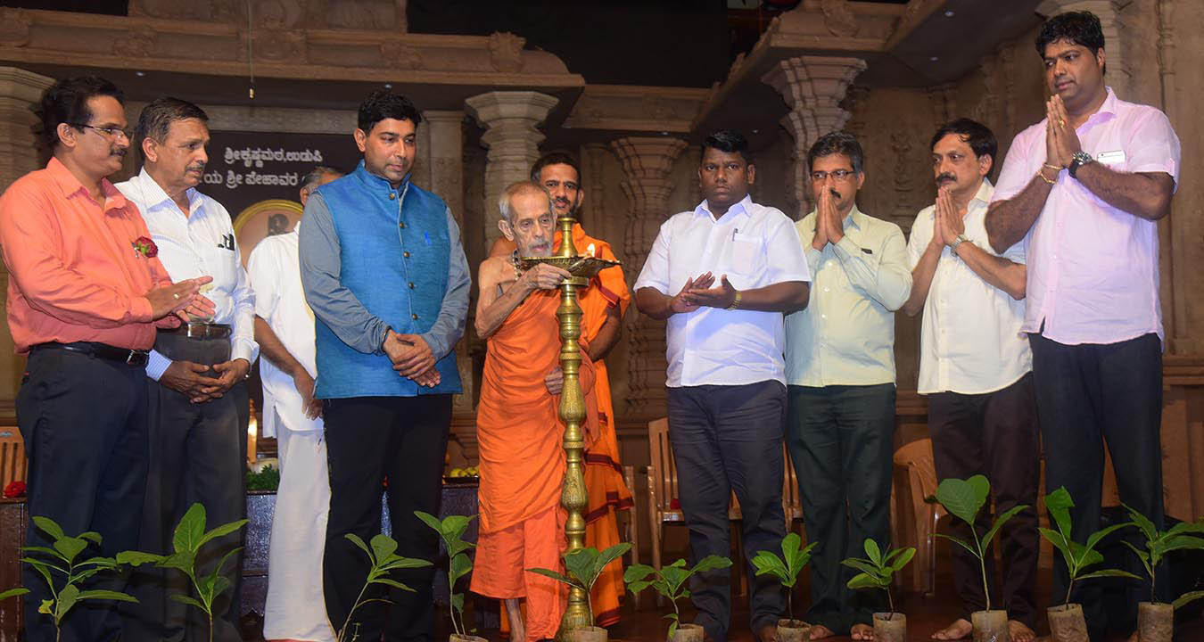 ಗಿಡ ನೆಟ್ಟರೆ ದೇವರ ಮೂರ್ತಿ ಪ್ರತಿಷ್ಠಾಪಿಸಿದ ಪುಣ್ಯ: ಪೇಜಾವರ ಶ್ರೀ